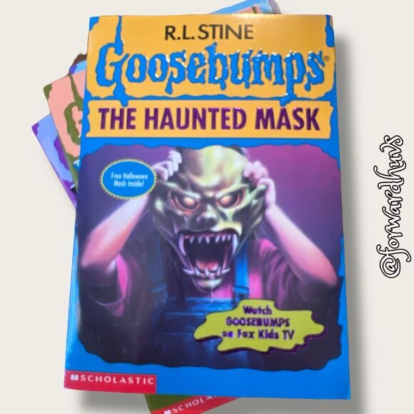 Goosebumps book collection by R.L. Stine: Books #9-12 in Slipcase - Picture 4 of 11